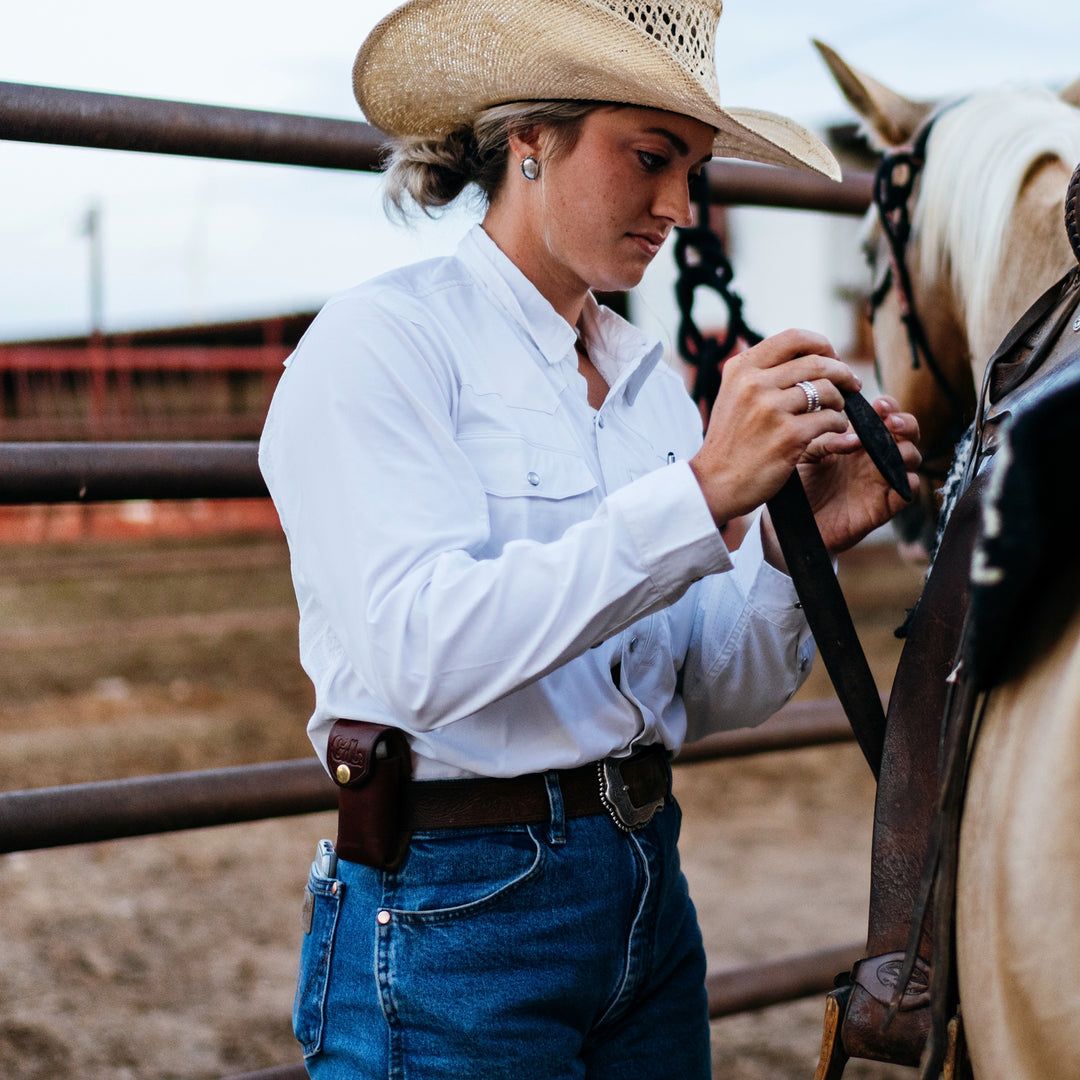 women's stockyard farm shirt ranch shirt western cut fitted pearl snaps white cowgirl horse saddle