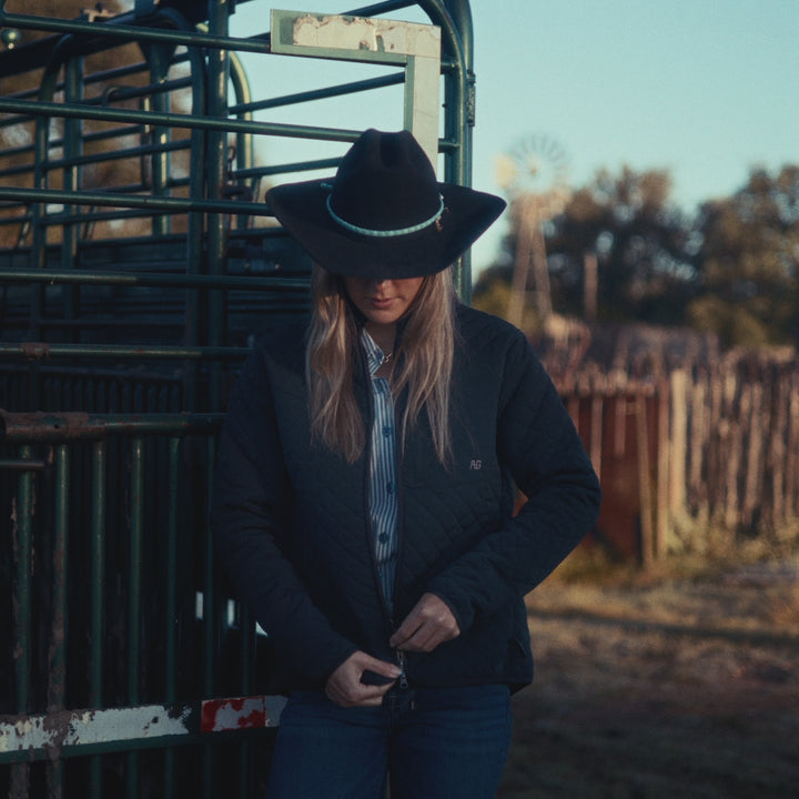 WOMEN'S CREST JACKET